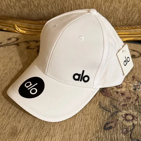 ALO Yoga White Cap with Black Logo - Picture 1 of 7